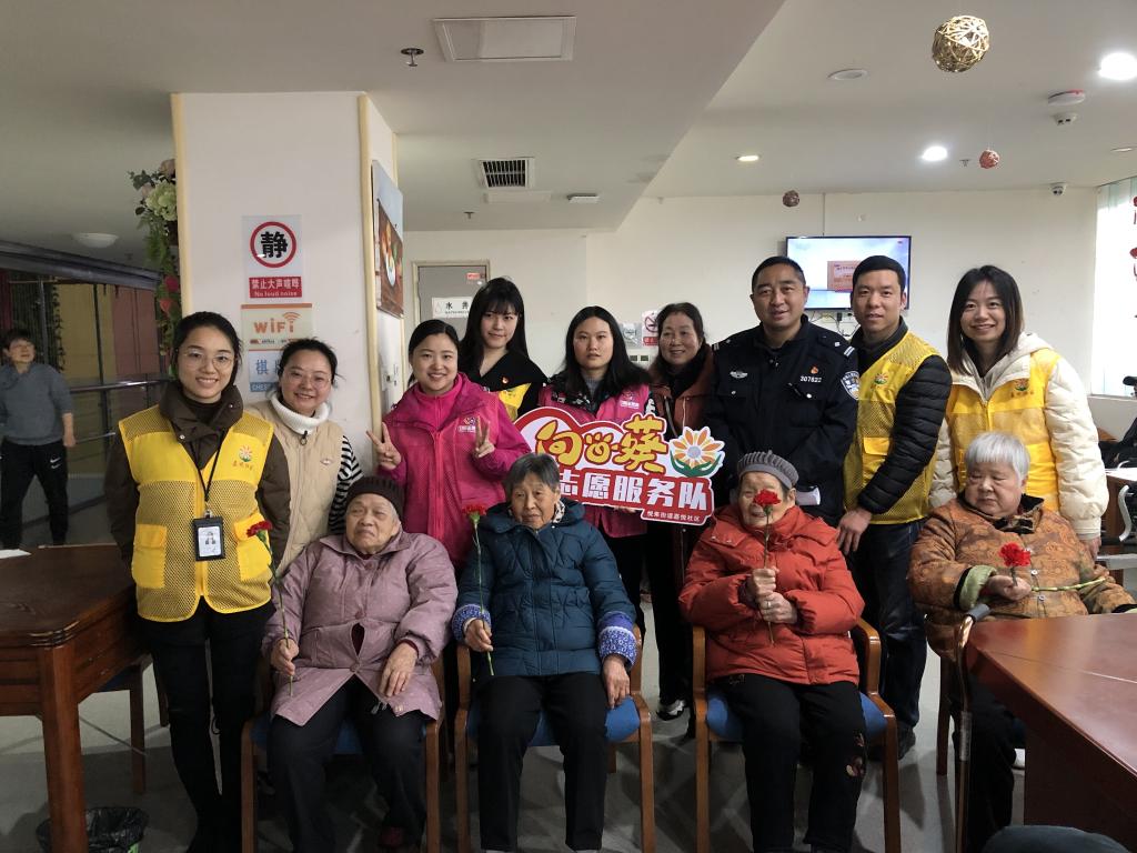 2024年3月1日悦来街道嘉悦社区在悦来老年康养中心开展新时代文明实践站“关爱妇女长者 弘扬雷锋精神“志愿服务活动 (3)_proc