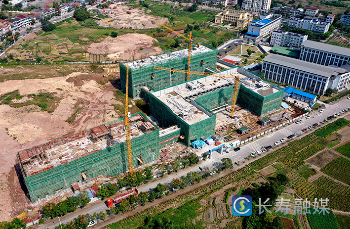 区精神卫生中心扩建项目主体封顶 (4)