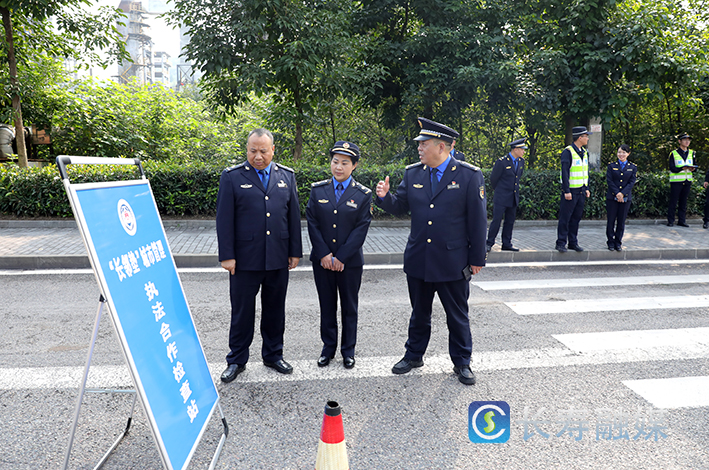 共治共建 “长垫邻”深化城市管理执法合作 (2)