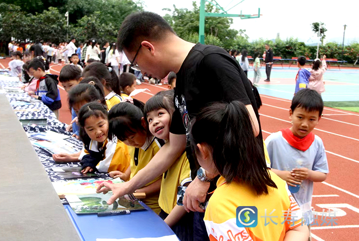 黄桷湾小学清风拂校园 (2)