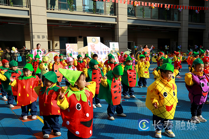 区树人幼教集团菩提分园和树人路分园亲子运动会 (2)