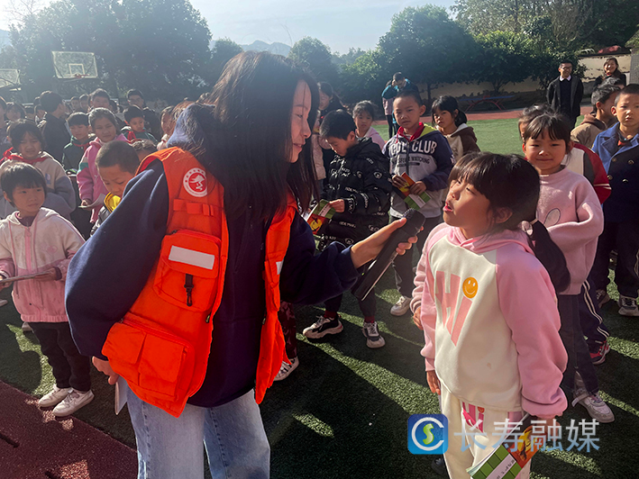 野生动物保护宣传进校园 (2)