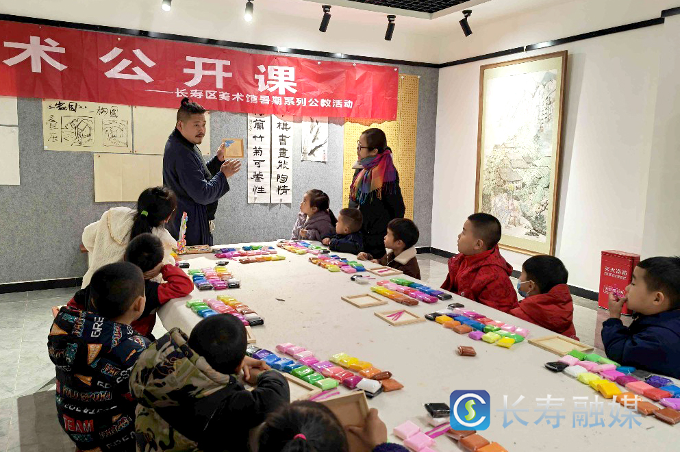 区美术馆体验泥塑技艺 (1)