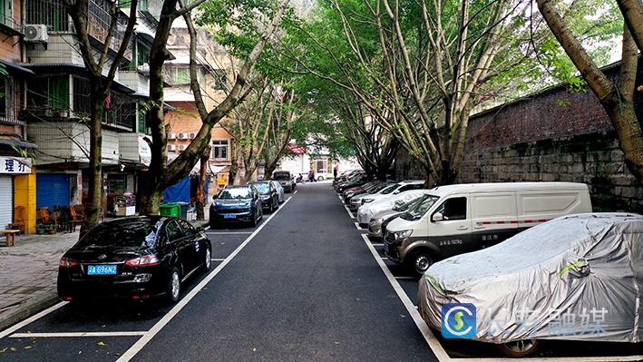 今年我区建成小微停车场80余个 (1)