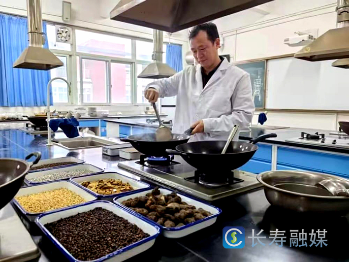 长寿三人入围“最美巴渝工匠”候选人名单-周在富