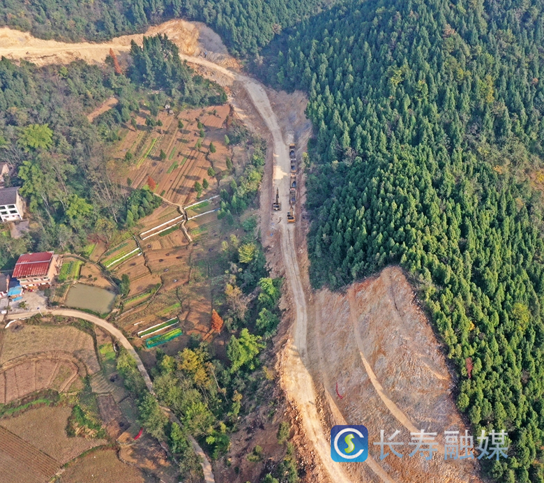 长寿这条道路明年8月底通车2