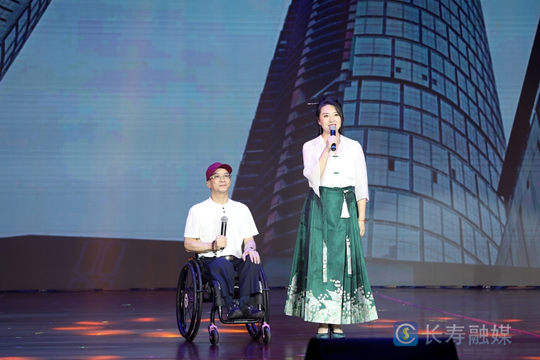 4R6A8113诗朗诵《诗意中国》 (1)