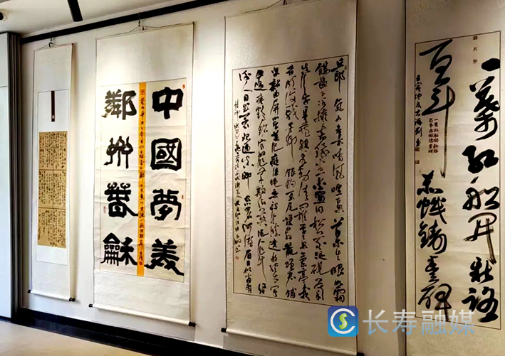 “情系明月山”美术书法联展走进长寿 (2)