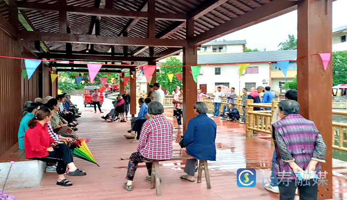 邻封镇“左邻柚舍”议出左邻右舍幸福生活 (1)