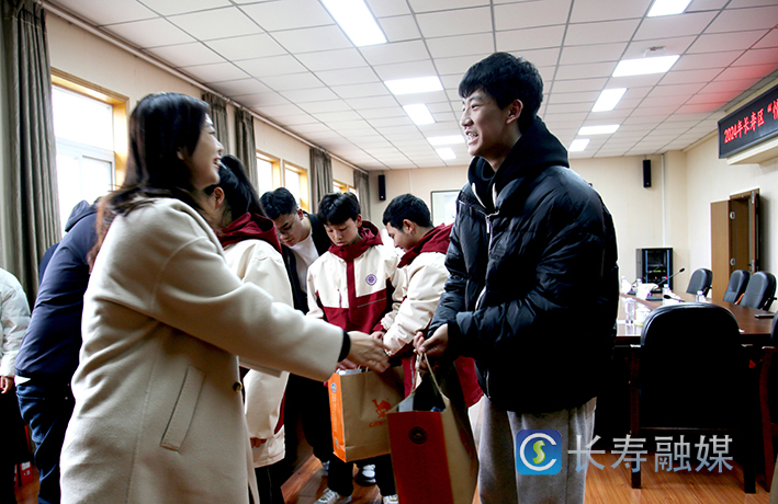 关爱藏族学生座谈会在长寿中学举行 (3)